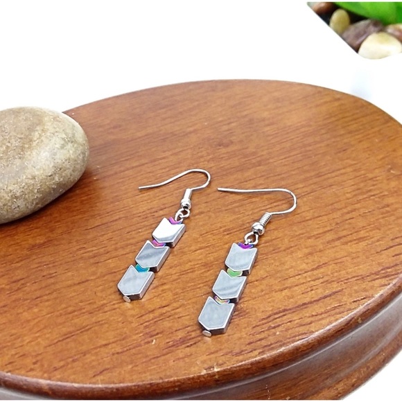 Chevron Hematite Bead Silver Tone Earrings - Picture 1 of 1